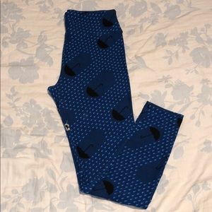 LuLaRoe leggings. (OS) 2 HIDDEN UNICORNS!